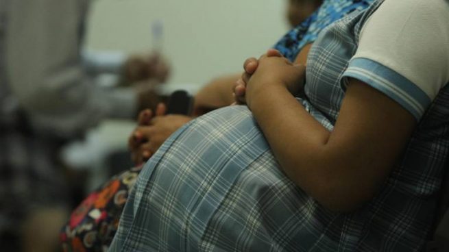 Colombia redujo la tasa de embarazo adolescente