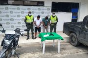 En Aguachica, Policía captura a dos sujetos y recupera motocicleta