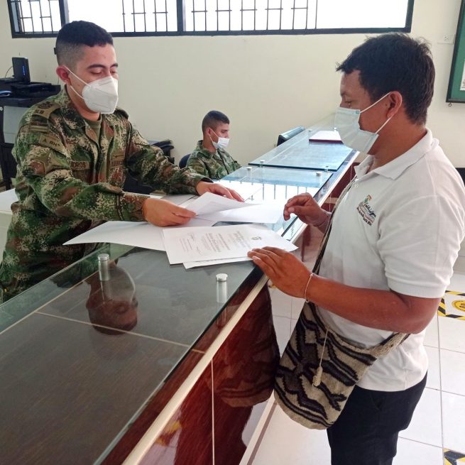 Ejército entrega más de 100 libretas militares a jóvenes de comunidades indígenas del Cesar y La Guajira