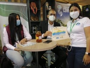 Corpoguajira presenta gestión de Negocios Verdes en la Feria Internacional del Medio Ambiente