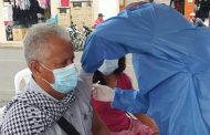 Mayores de 60 años empezarán a recibir tercera dosis