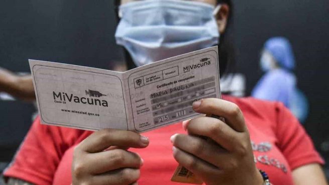 Alcaldes, responsables de hacer cumplir la medida del carné de vacunación