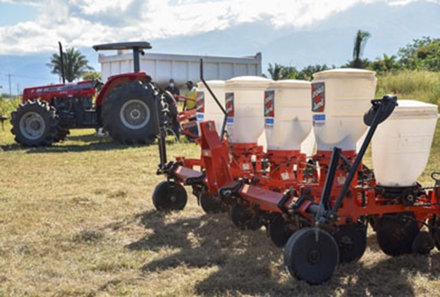 Tecnifican la producción del campo en La Jagua de Ibirico con moderno banco de maquinaria agrícola