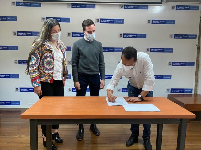 Minvivienda, Fonvisocial y Alcaldía firman convenio para acceder a título de propiedad en Valledupar