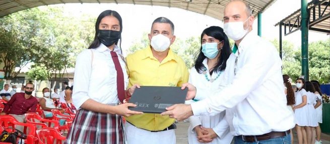 Sector privado destina más de $ 13 mil millones para entregar dotación tecnológica a estudiantes de Aguachica