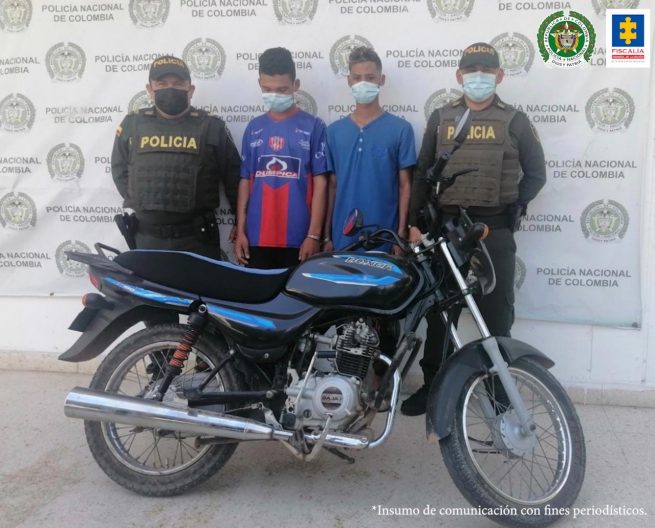 A la cárcel presuntos responsables del hurto de una motocicleta