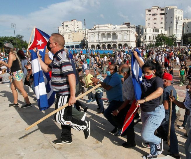 La Fiscalía de Cuba señala 790 acusados, de ellos 55 menores, por las protestas del 11J