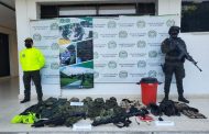 Hallan fusiles, material de comunicaciones y prendas de uso privativo en el sur del Cesar