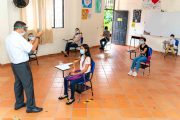 MinEducación invita a postularse para cargos de docentes en todo el país