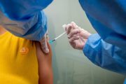 Minsalud insta a combinación de medidas para enfrentar pico creciente