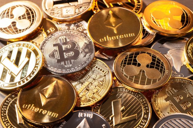 Desarticulan en España con apoyo de Colombia una estafa con criptodivisas