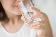 Qué alimentos y bebidas evitar durante una infección urinaria