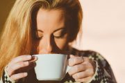 El café, ¿puede causar fatiga, dolor de cabeza y presión arterial alta?