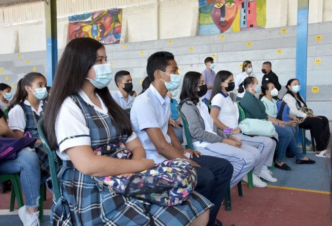 Estudiantes de la Escuela Normal de Manaure (Cesar) se beneficiarán con modernos módulos y baterías sanitarias