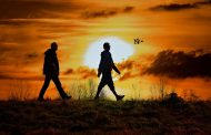 ¿Cuáles son los beneficios de caminar en las noches?