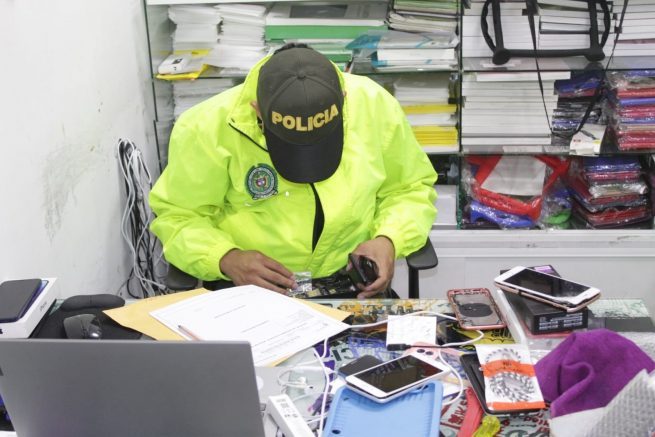En operativos en Valledupar, la Policía incautó celulares y sim card alteradas