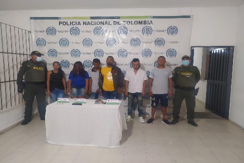 En Valledupar, seis capturados cuando se movilizaban en un taxi con arma ilegal