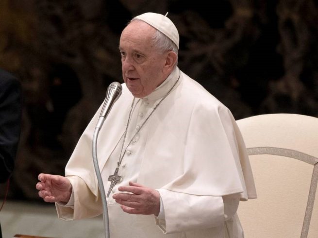 El Papa se refiere a las matanzas de civiles y condena las 