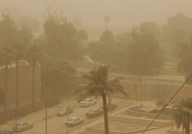 Un muerto y más de 5.000 hospitalizados por una gran tormenta de arena en Irak