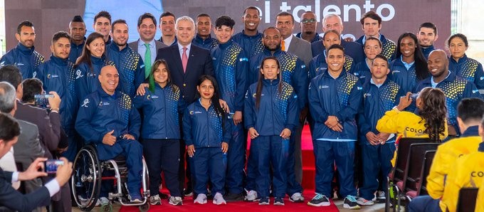 El Presidente Duque firmó decreto de formación integral deportiva y entregó Pabellón para Juegos Bolivarianos de Valledupar