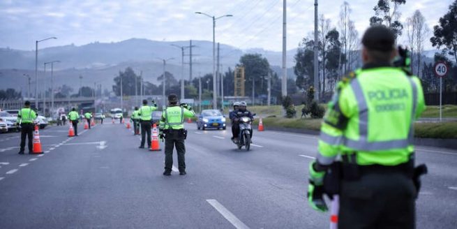 Mas de 5 mil uniformados vigilarán vías  durante el puente festivo