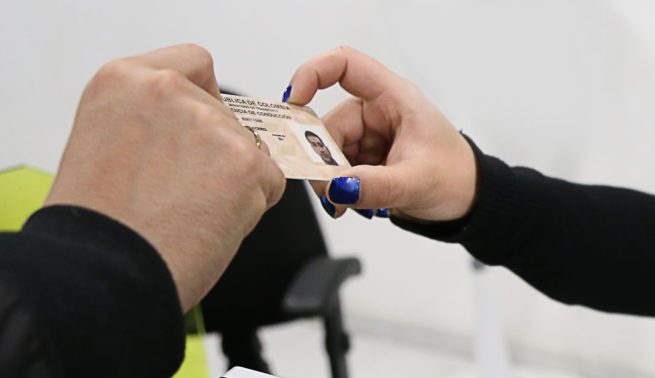 Aprobada licencia de conducción para vehículo particular a personas con niveles de sordera profunda