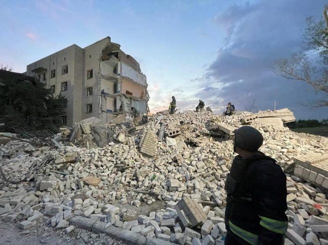 Bombardeos rusos en Járkov matan a tres personas y hieren a 28