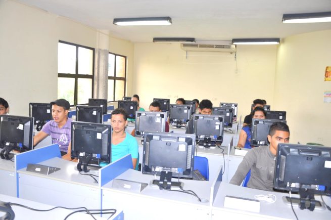 Estudiantes y egresados de Ingeniería de Sistemas de la UPC recibirán entrenamiento para uso de herramientas en la nube