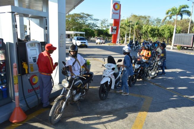 Anuncian incremento del precio de la gasolina en octubre