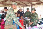 Ejército Nacional entregó kits escolares y útiles de aseo en Barrancas