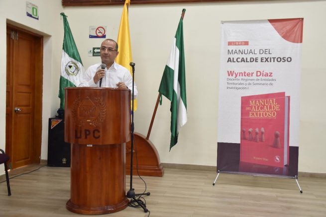 “Manual del Alcalde Exitoso”, obra presentada por docente de la UPC