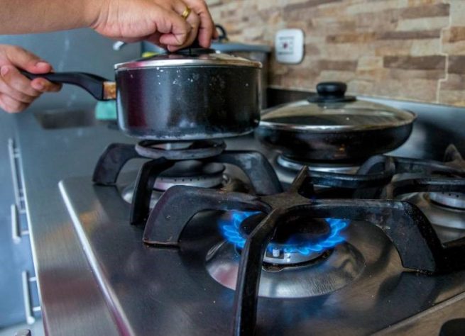 Sobretasa al sector llevaría al aumento de la tarifa de energía: Naturgas