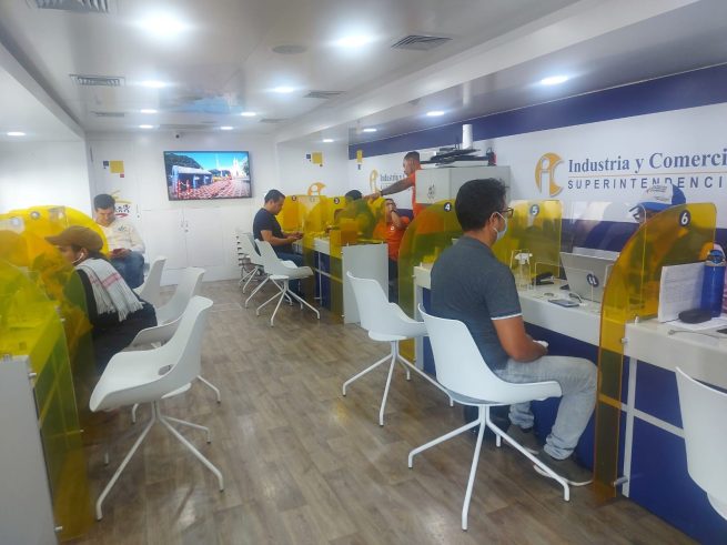 Agustín Codazzi recibe la visita de la Superindustria y Comercio