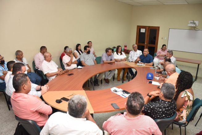 A los docentes de la UPC los ponen al día en sus pagos