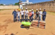 Gobierno del Cesar inicia construcción de dos canchas en la Cárcel Judicial de Valledupar; entrega libros de literatura