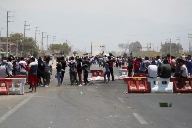 Perú estalla en protestas por la ira ante crisis política