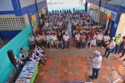 El colegio Alfonso López recibió el Tour de las 322 + Aulas, puso primera piedra
