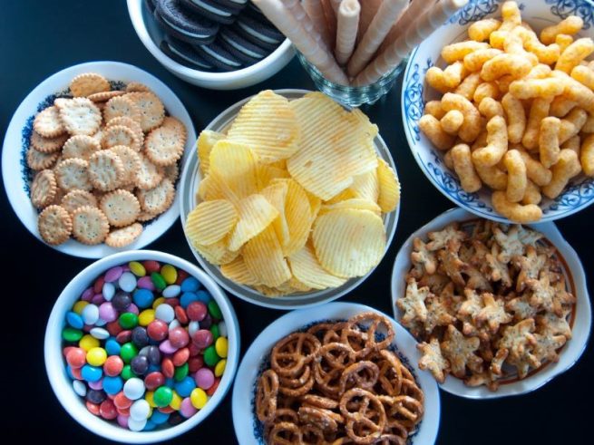 ¿Qué aditivos tienen los alimentos procesados?