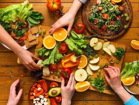 Mitos y verdades sobre las dietas vegetarianas y veganas