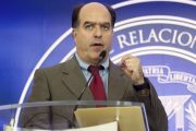 La Fiscalía venezolana emite una orden de captura contra un expresidente del Parlamento