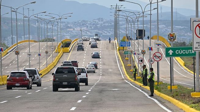 Más de 1.300 vehículos han circulado por el puente colombo-venezolano Tienditas