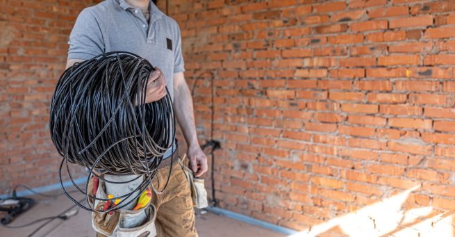 Día de la Energía: 5 recomendaciones para que no despilfarremos energía eléctrica y evitemos accidentes