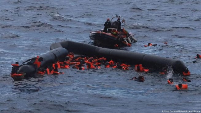 Al menos 73 migrantes habrían muerto tras naufragar frente a las costas de Libia