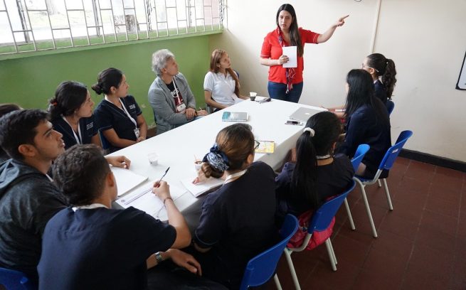 Docentes interesados en vincularse a colegios oficiales pueden consultar la plataforma Sistema Maestro del MEN