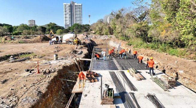 Alcalde de Valledupar inspecciona obra de alcantarilla pluvial