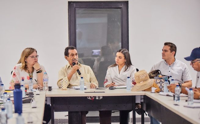 Icbf y comunidad wayúu trabajan en la construcción de un modelo de atención integral en Uribia
