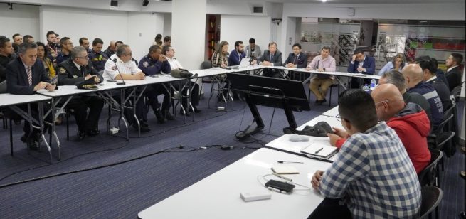 En Colombia las y los servidores públicos se seleccionan por mérito