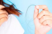 En las mujeres, la pérdida de cabello puede significar enfermedad