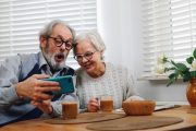 Harvard reveló, tras estudio de 80 años, cuál es la edad en la que somos más felices