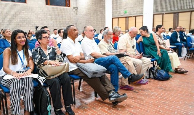 En congreso de Uniguajira, Corpoguajira presentó avances sobre su gestión frente a los efectos del cambio climático